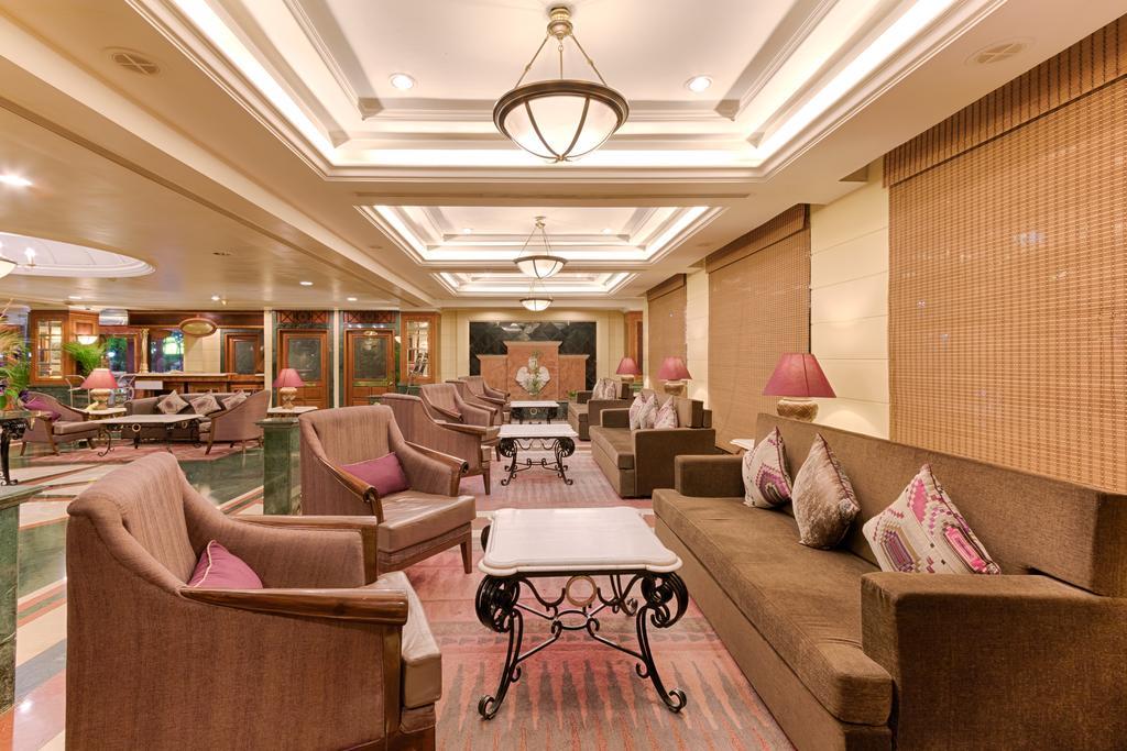 Quality Hotel D V Manor Vijayawāda Exterior foto